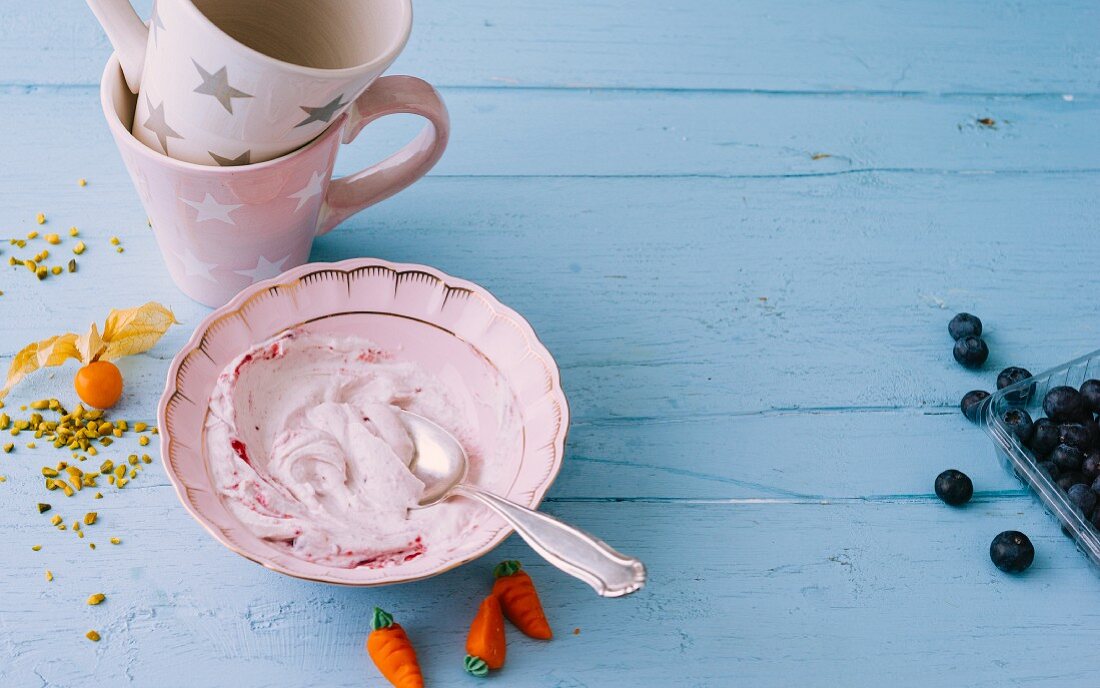 Sweet toppings for mug cakes