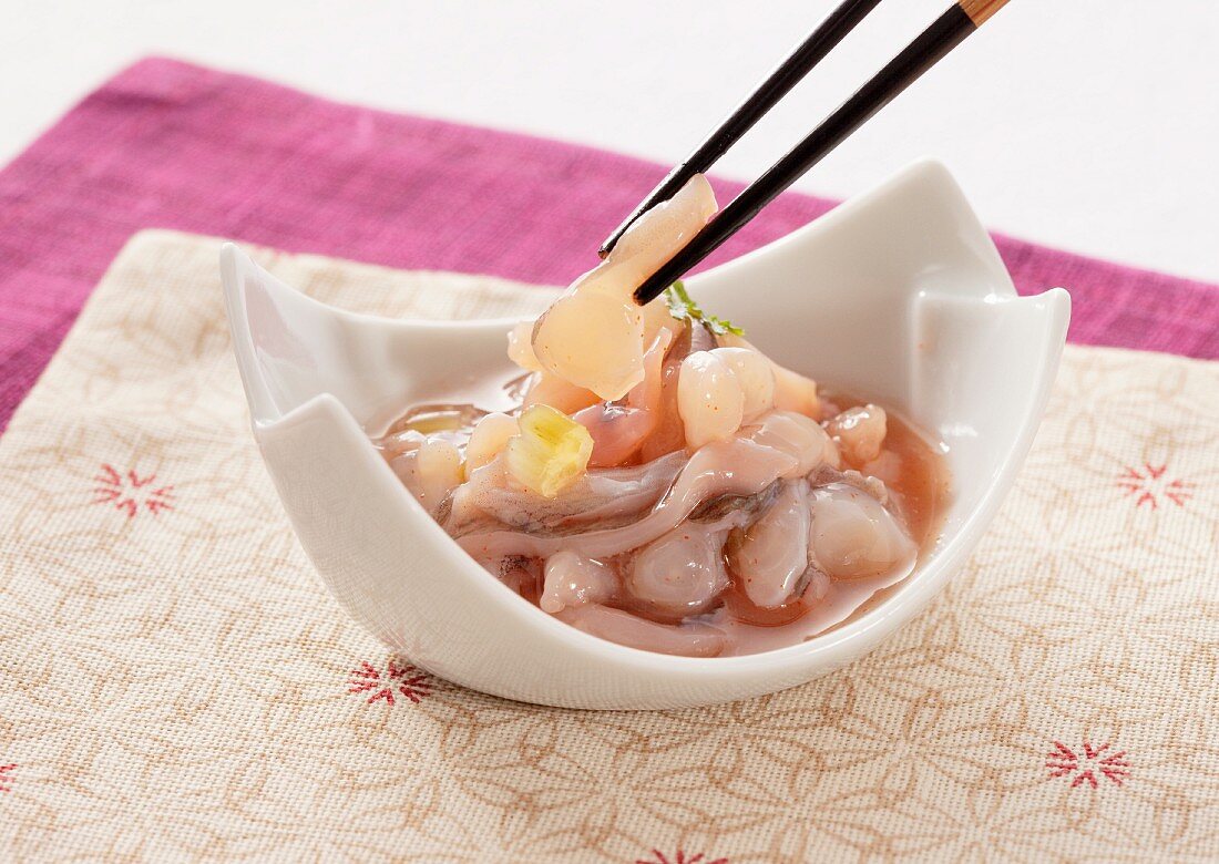 Fermentierter Oktopus mit Wasabi