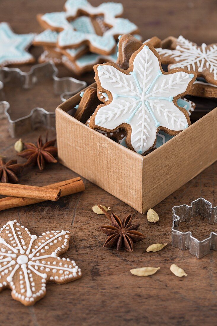 Spiced biscuits decorated with icing a box