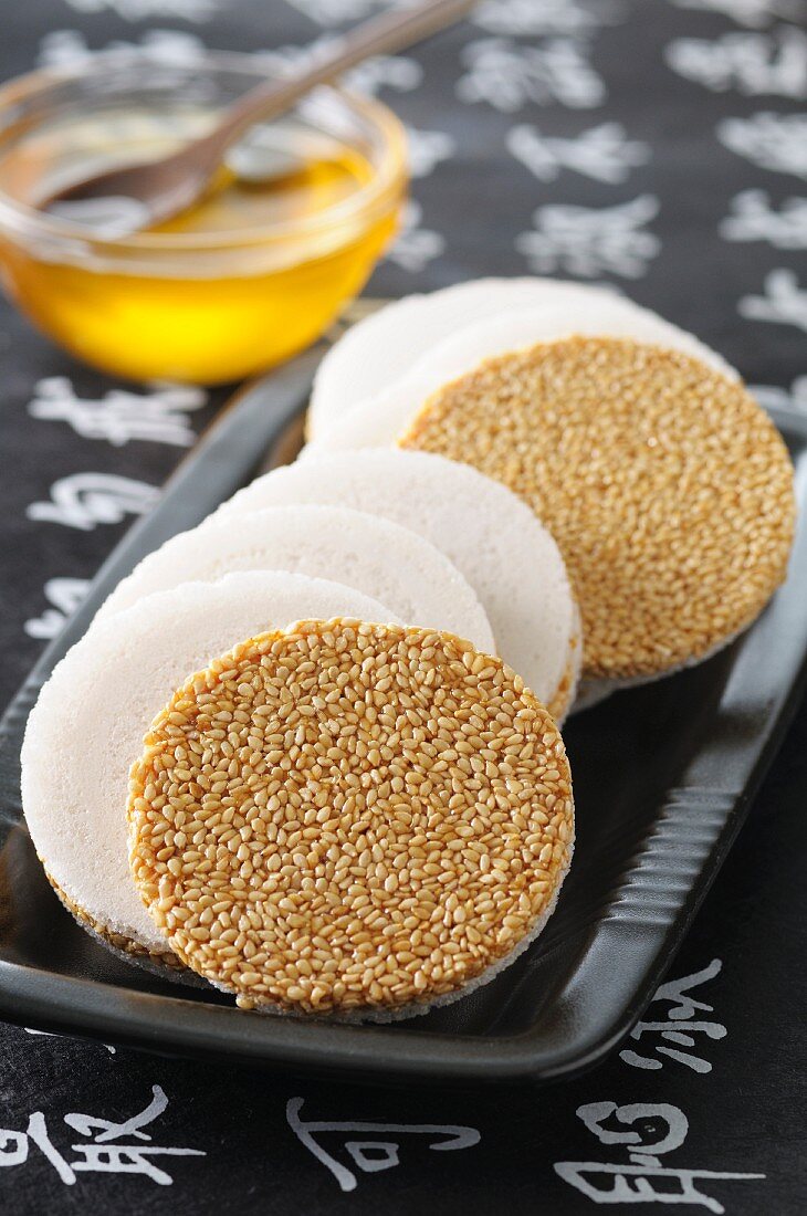 Sesame seed wafers with honey