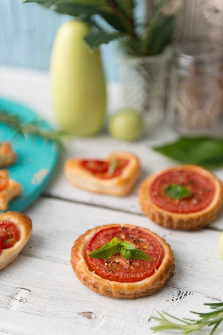 Spicy tomato tartlets