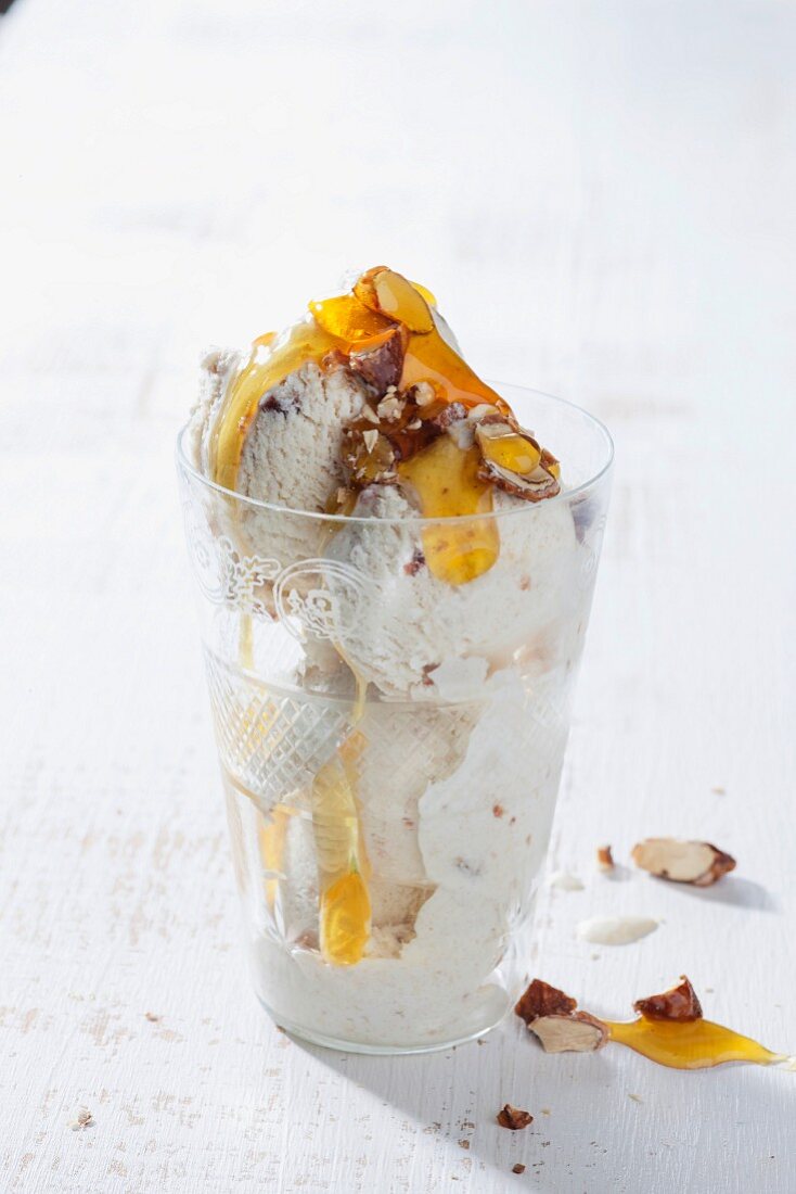 Semi-freddo with dates, date honey and roasted almonds