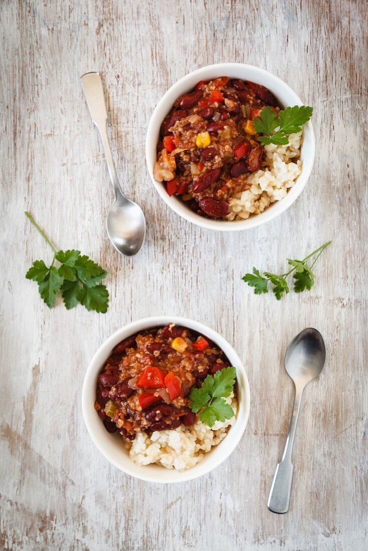 Vegan chilli sin carne (seen from above)