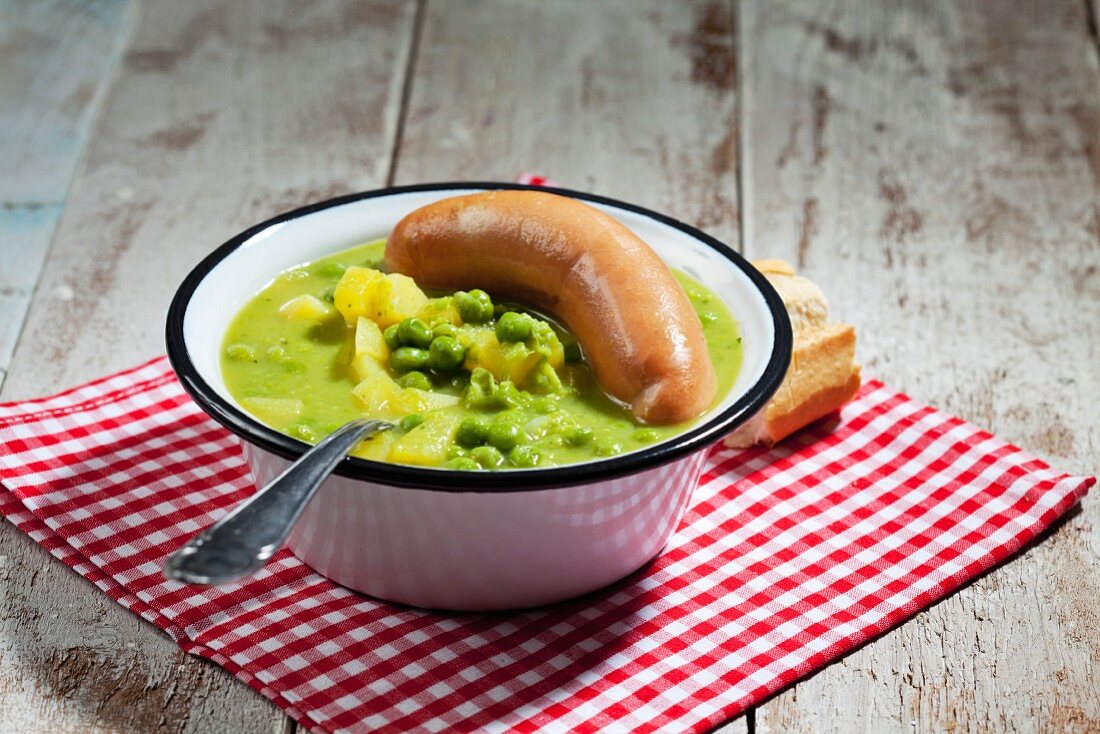 Pea stew with potatoes and sausages