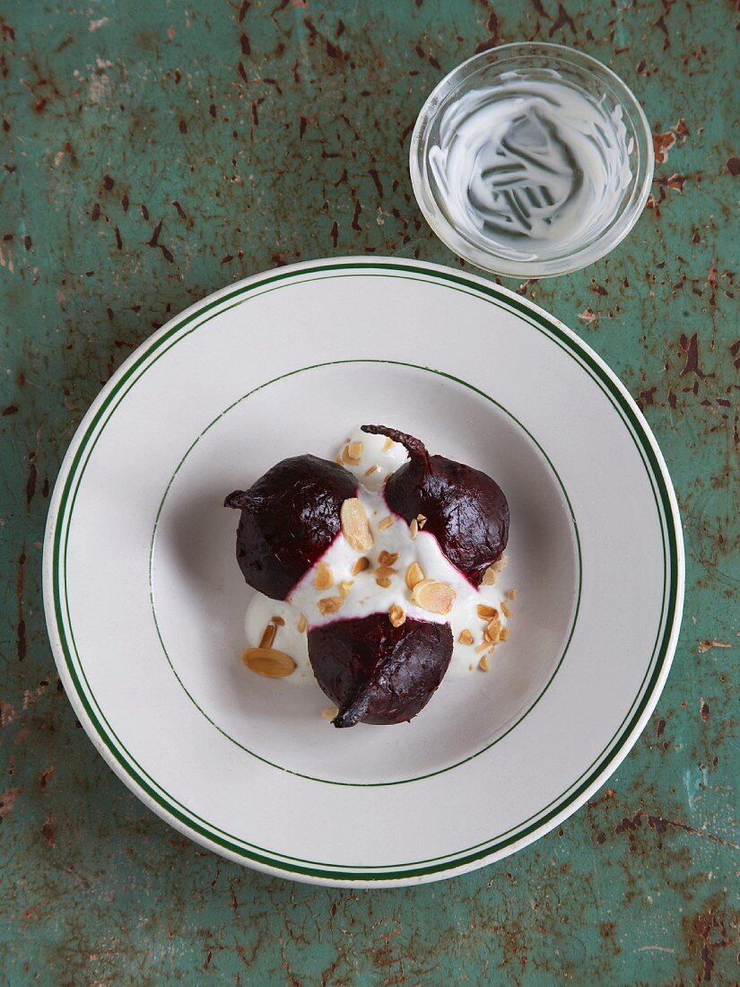 Beetroot with yoghurt cream and flaked almonds