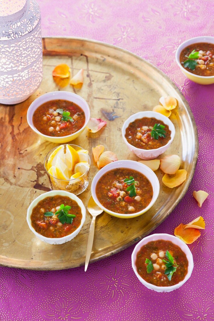 Saffron soup with chickpeas (Arabia)