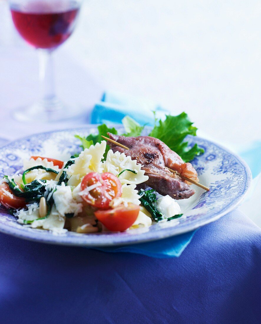 Kalbsschnitzel mit Salbei und Farfalle