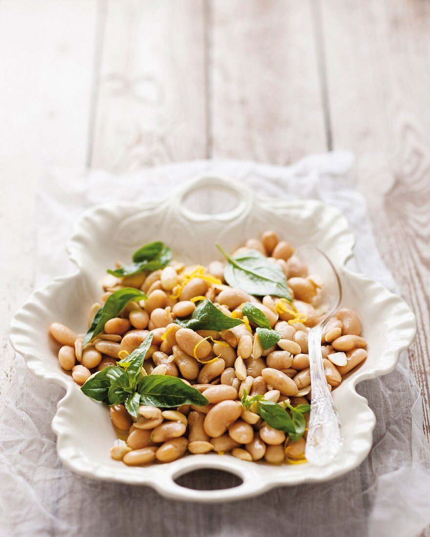 Bohnensalat mit Mandeln und Zitrone