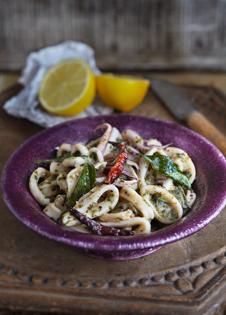 Squid rings with herbs and chillis (India)