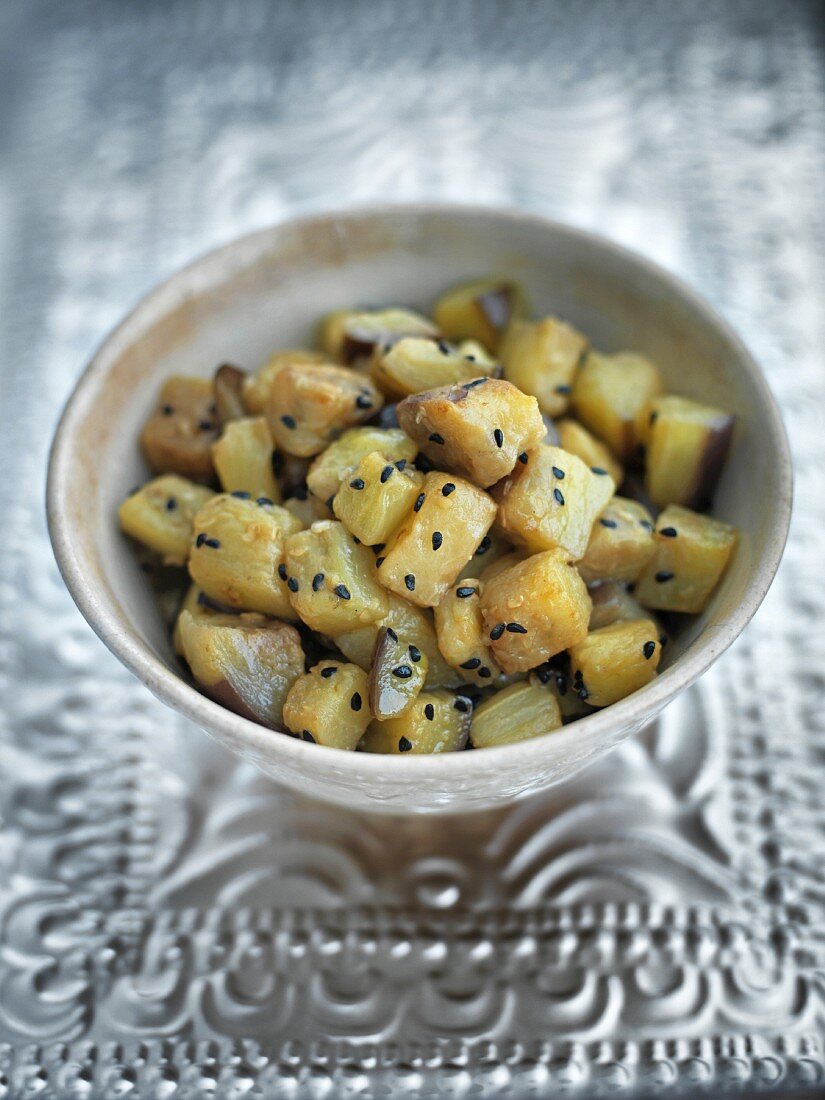 Aubergines with black caraway