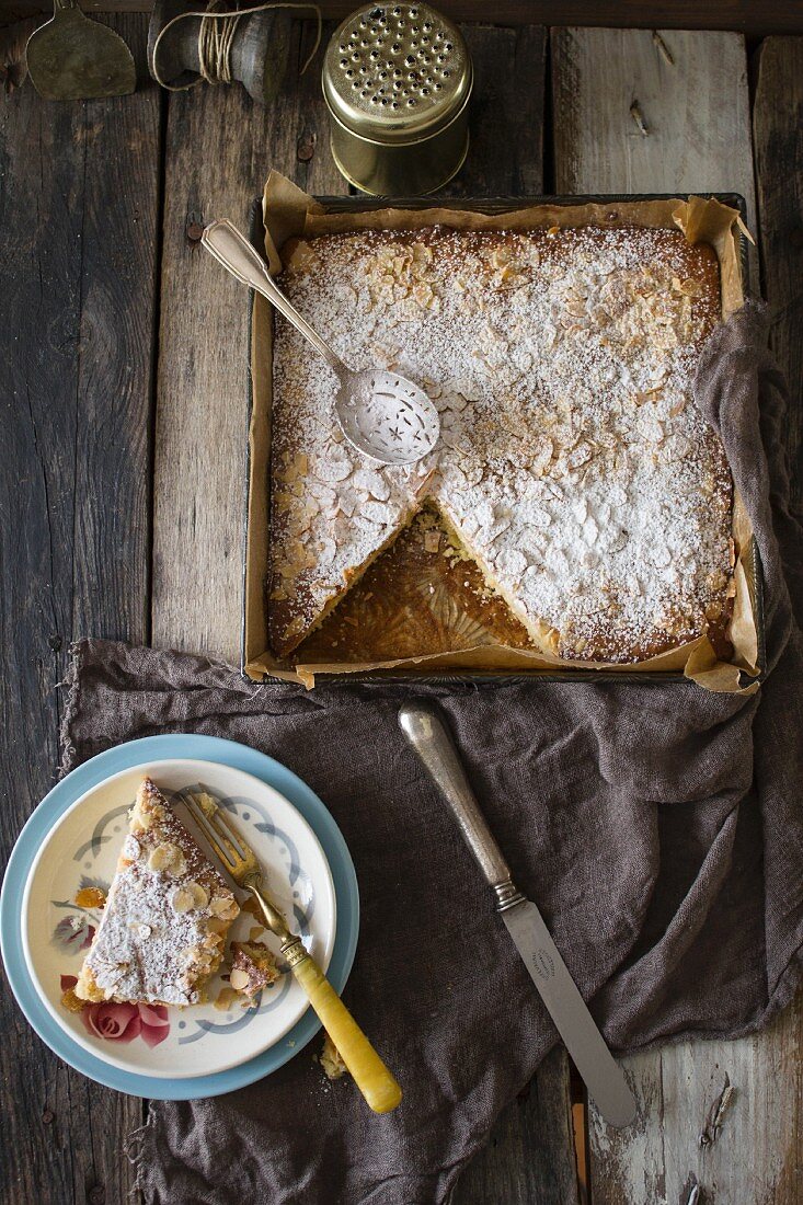 Dolce alle mandorle (square almond cake, Italy)