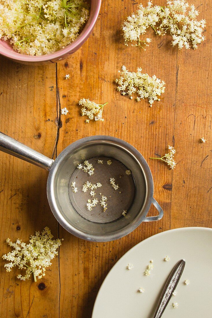 Elderflowers and a sieve