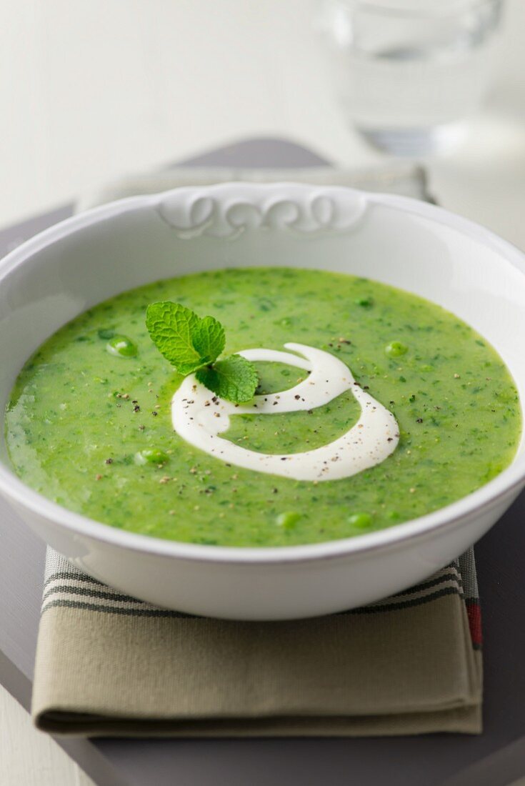 Pea and mint soup