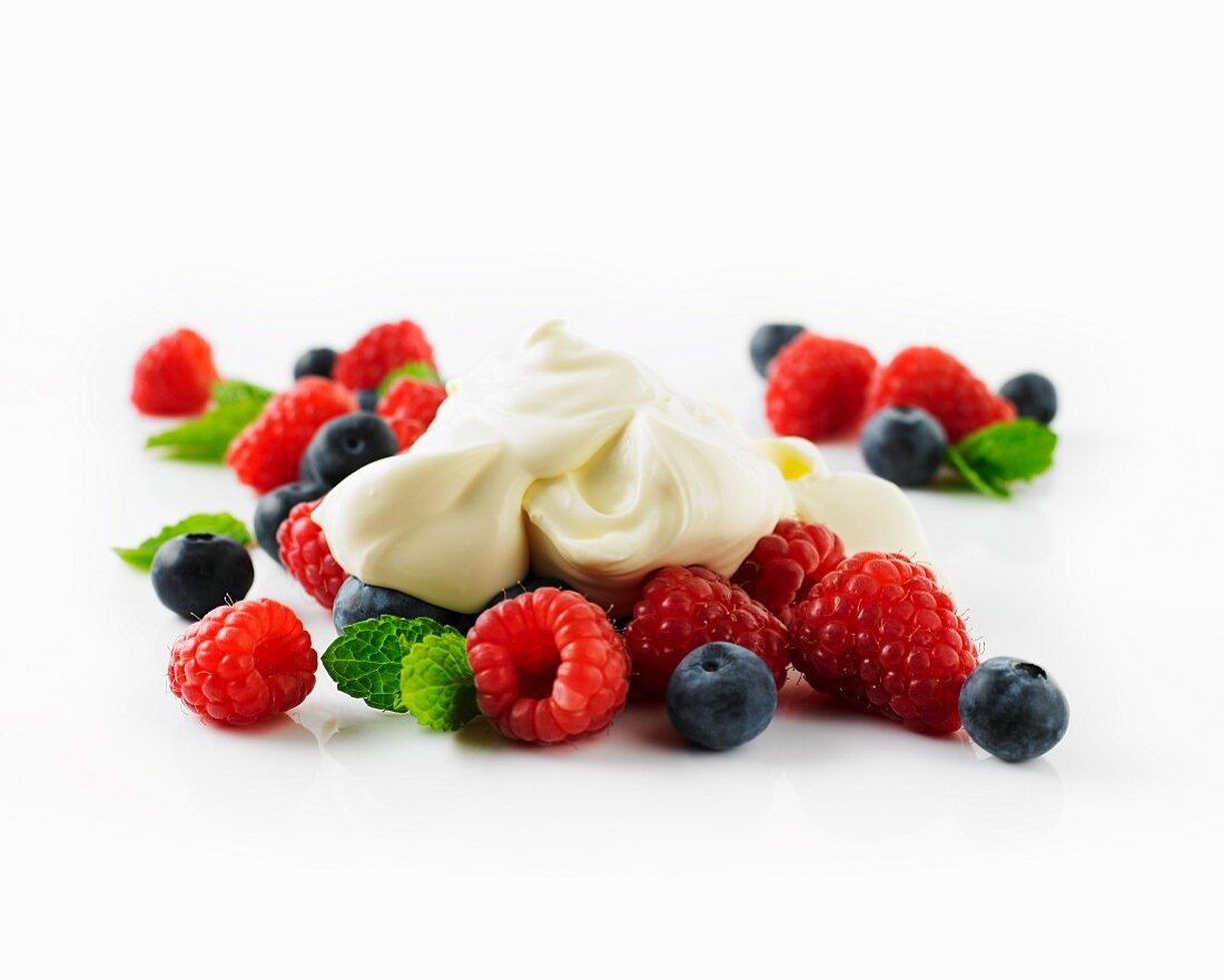 Crème fraîche on berries