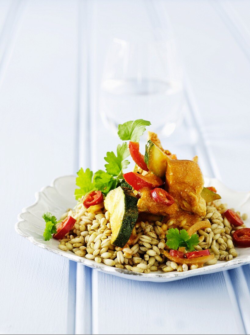 Barley with chicken, courgette, chillis and coriander