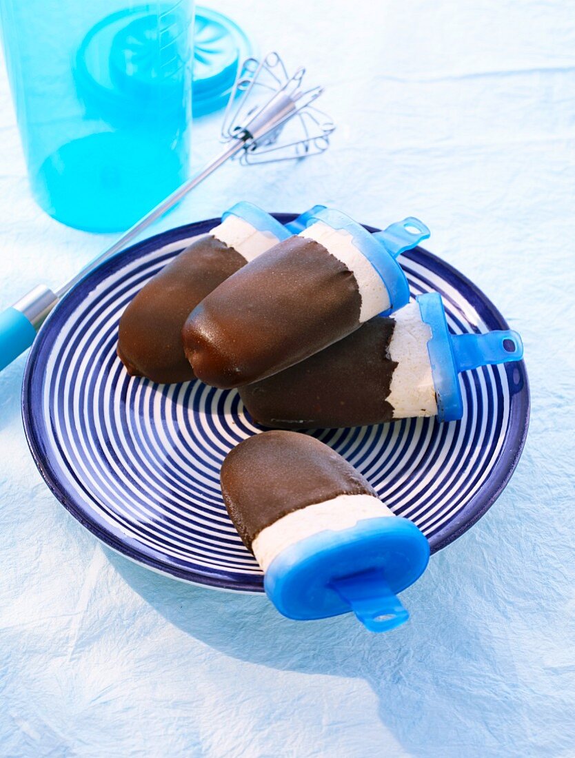 Sabayon ice cream coated in chocolate