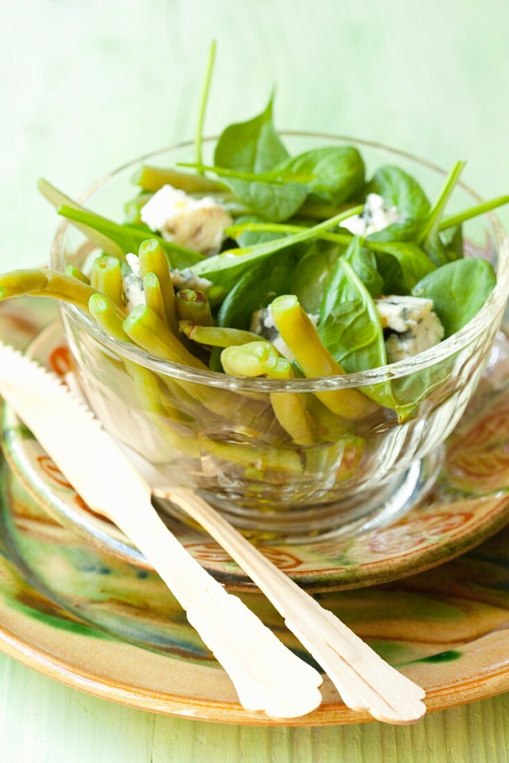 Spinatsalat mit grünen Bohnen, Roquefort und Balsamico