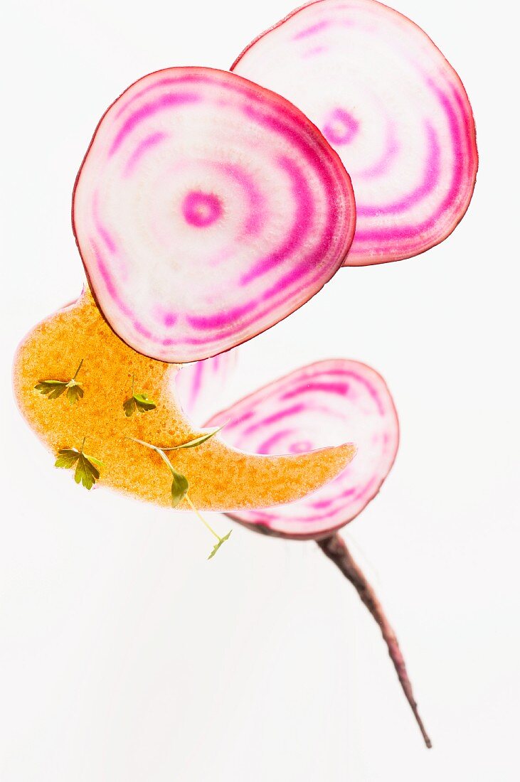 Slices of beetroot with vinaigrette