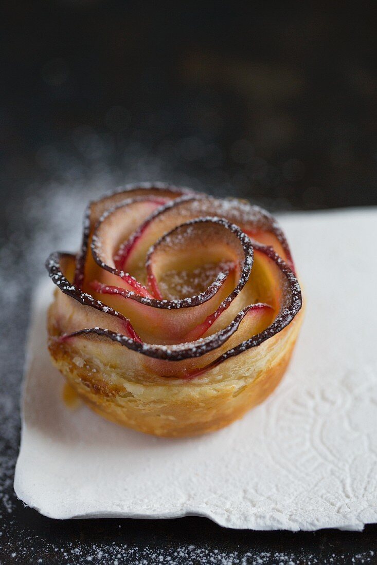A flower shaped apple puff pastry