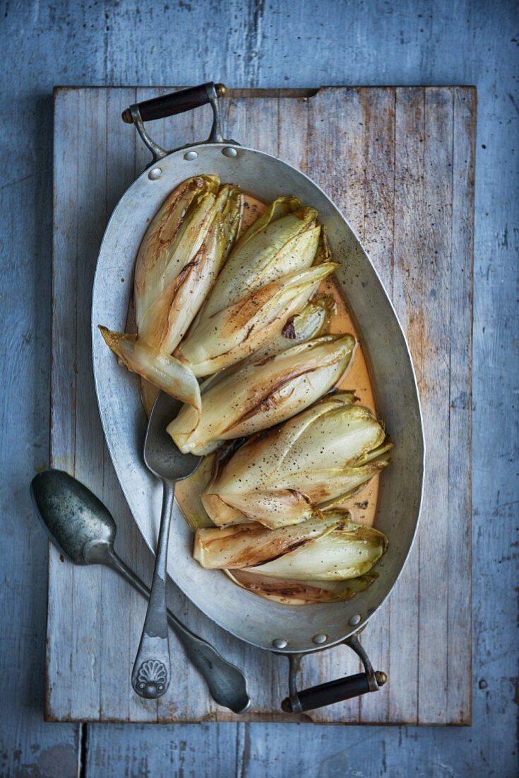 Oven-baked chicory