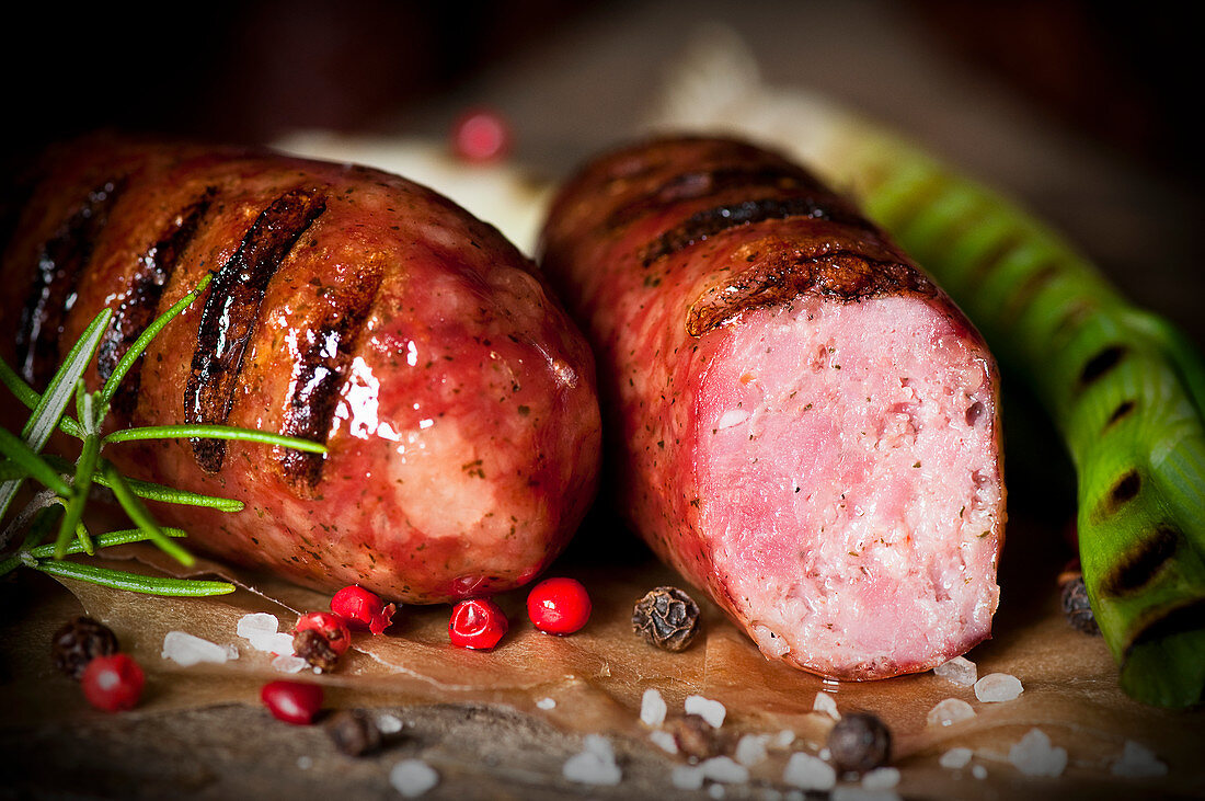 Geräucherte Elchwürste vom Grill