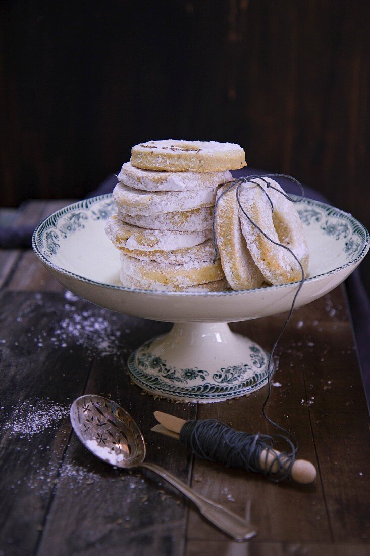 Ciambelline (ring pastries) on a cake stand