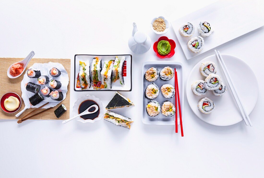 Verschiedene Sushi mit Nori (Japan)