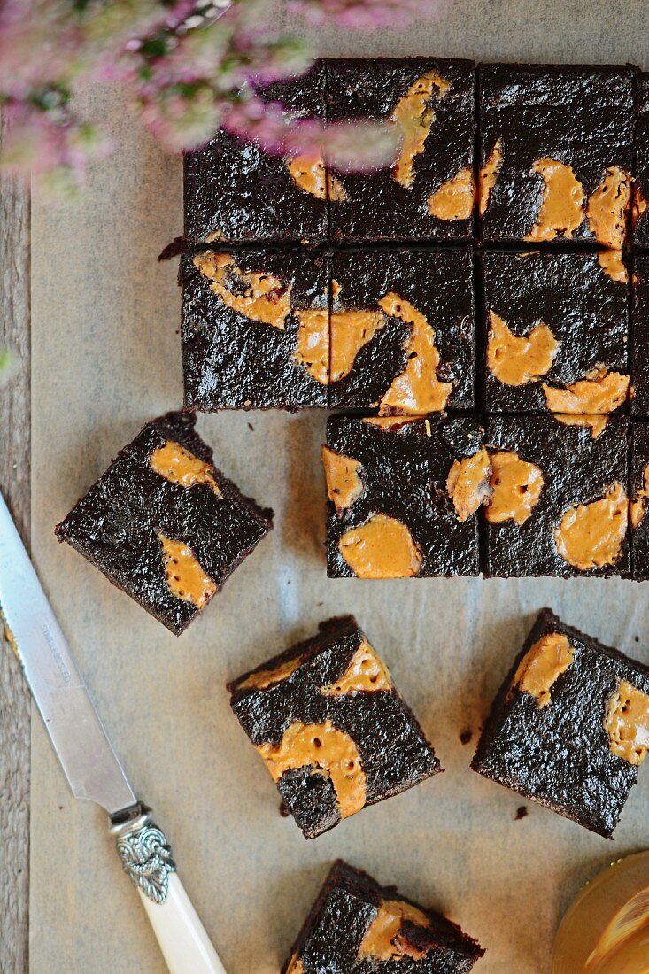 Millet brownies with peanut butter