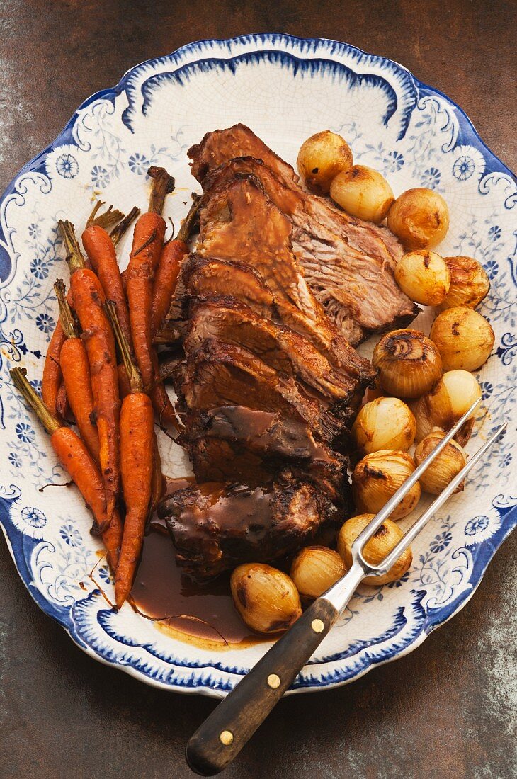 Beer-braised beef with carrots and onions