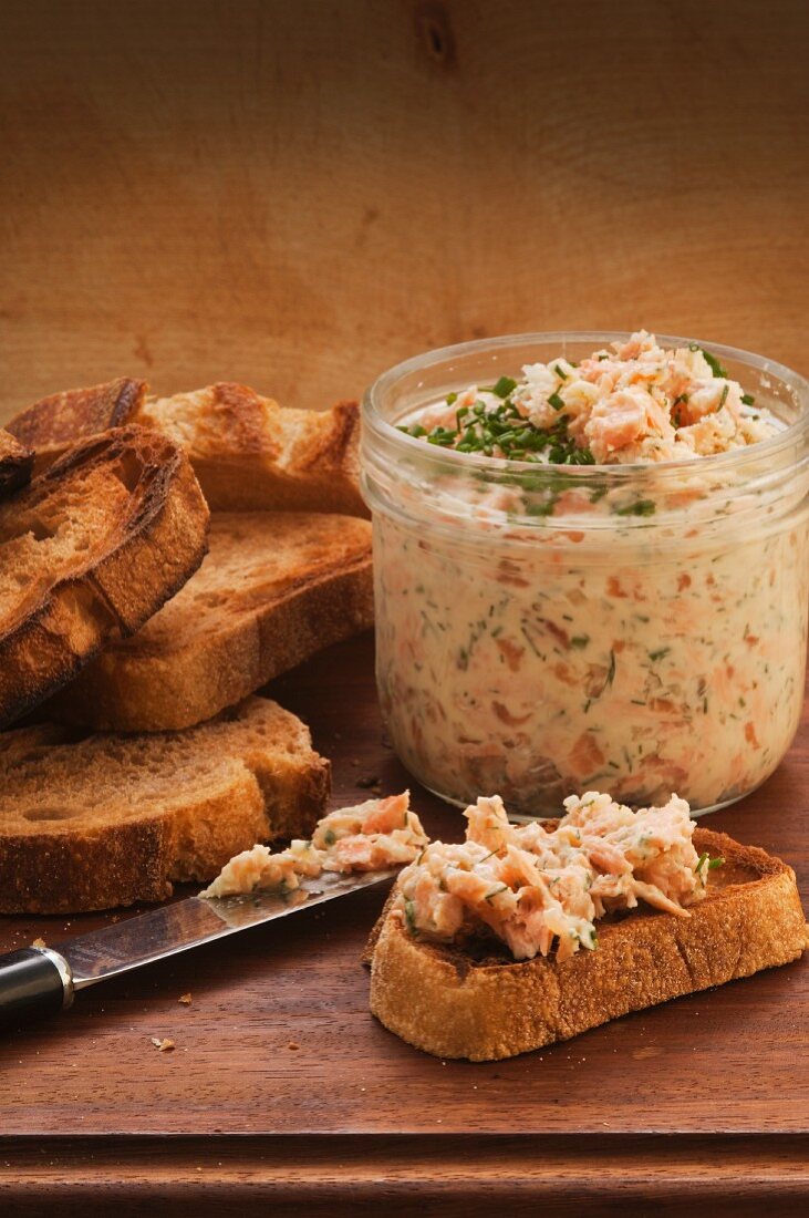 Grilled bread with salmon rillette