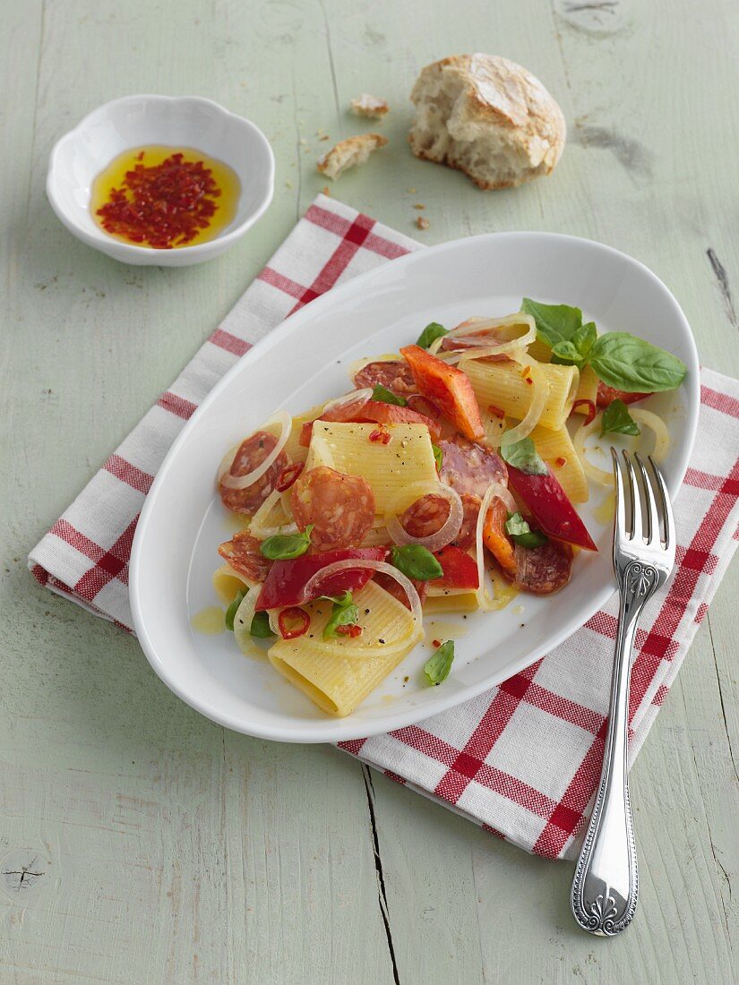 Insalata con Bombardoni alla Siciliana (Nudelsalat, Italien)