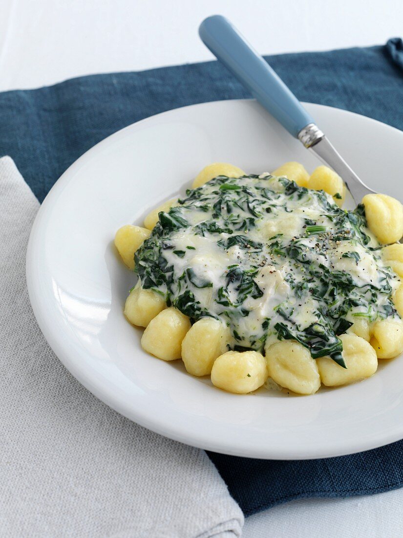 Potato gnocchi with gorgonzla and spinach