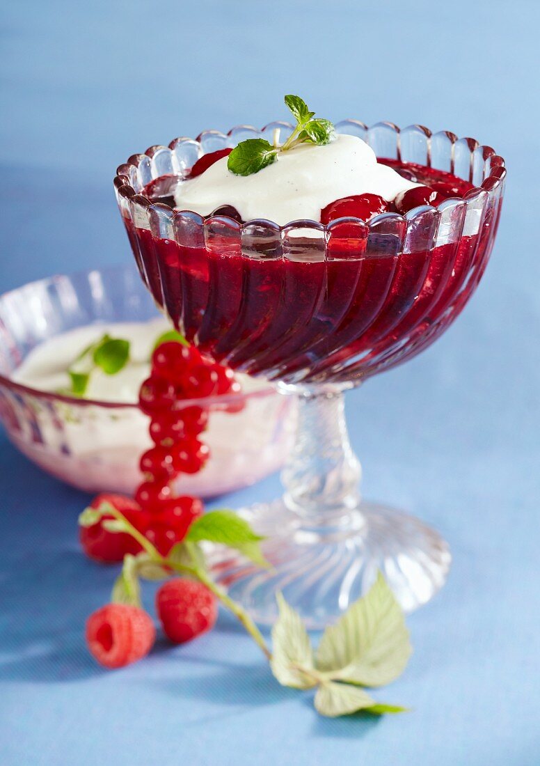 Red berry compote with vanilla cream