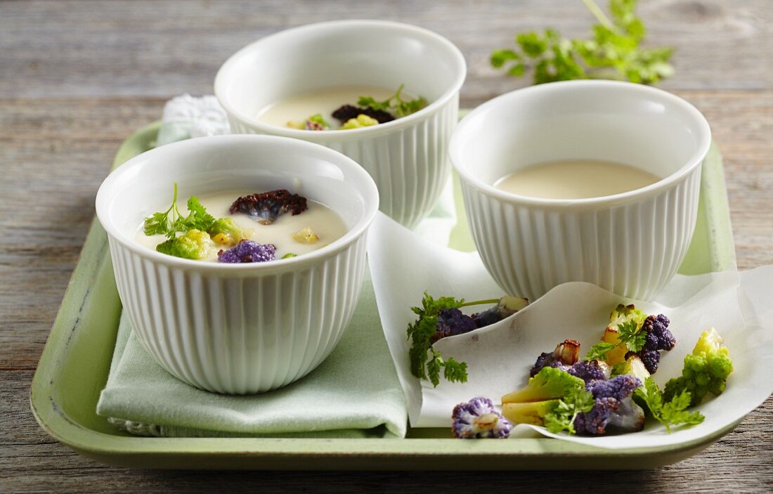 Blumenkohlcremesuppe mit Romanesco