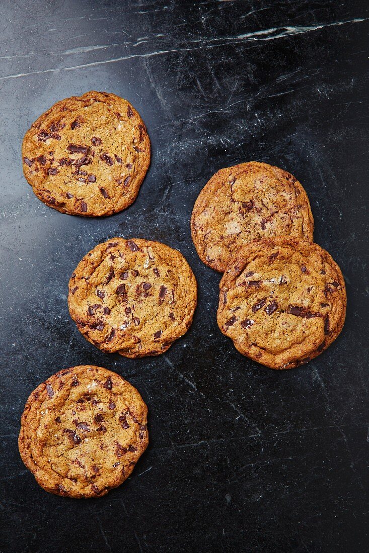 Chocolate chip cookies (seen from above)