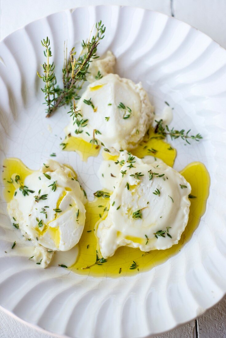 Chabichou with olive oil and thyme
