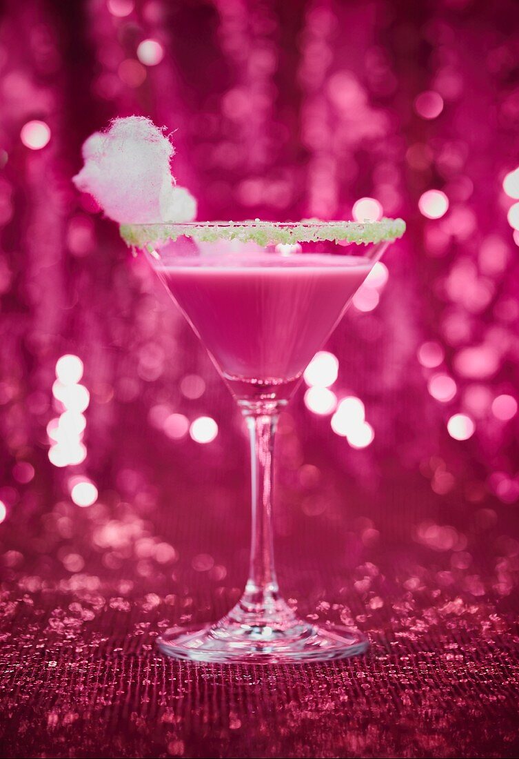 Pinkfarbener Bubblegum-Martini