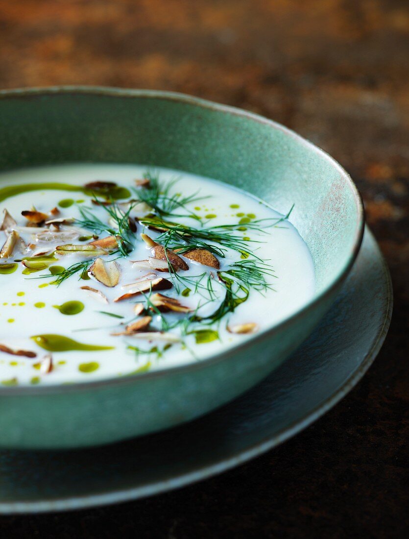 Cream of cauliflower soup with roasted almonds