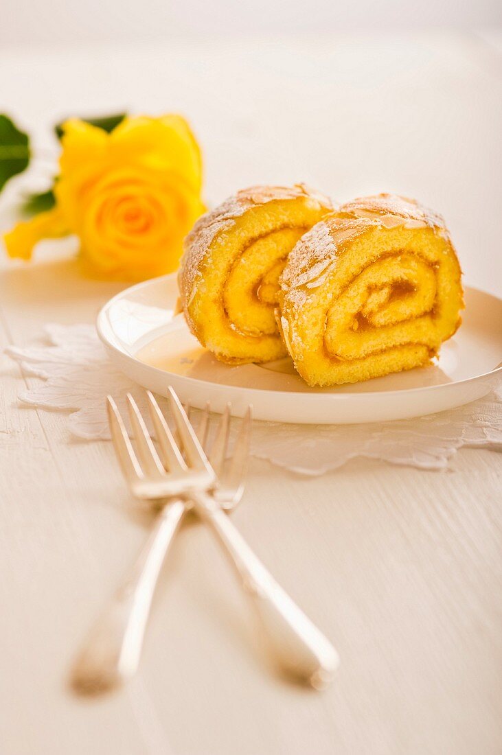 Swiss roll with apricot jam