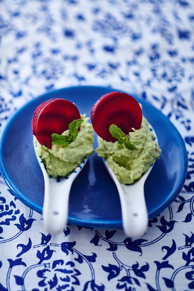 Avocado and cauliflower cream with beetroot