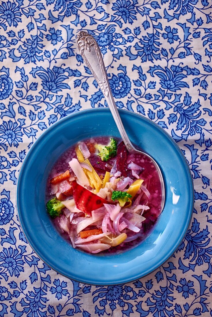 Cabbage soup with peppers and broccoli