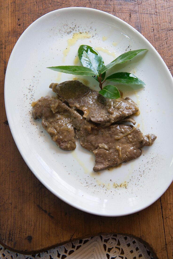 Fegato alla veneziana (veal liver with onions, Italy)
