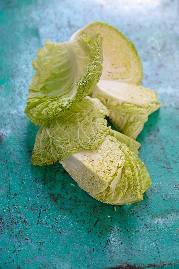 Savoy cabbage, sliced