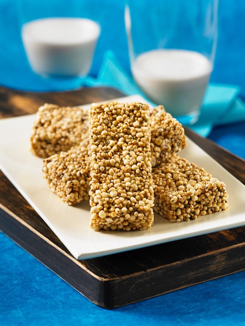 Chai power bars with vanilla and chia seeds