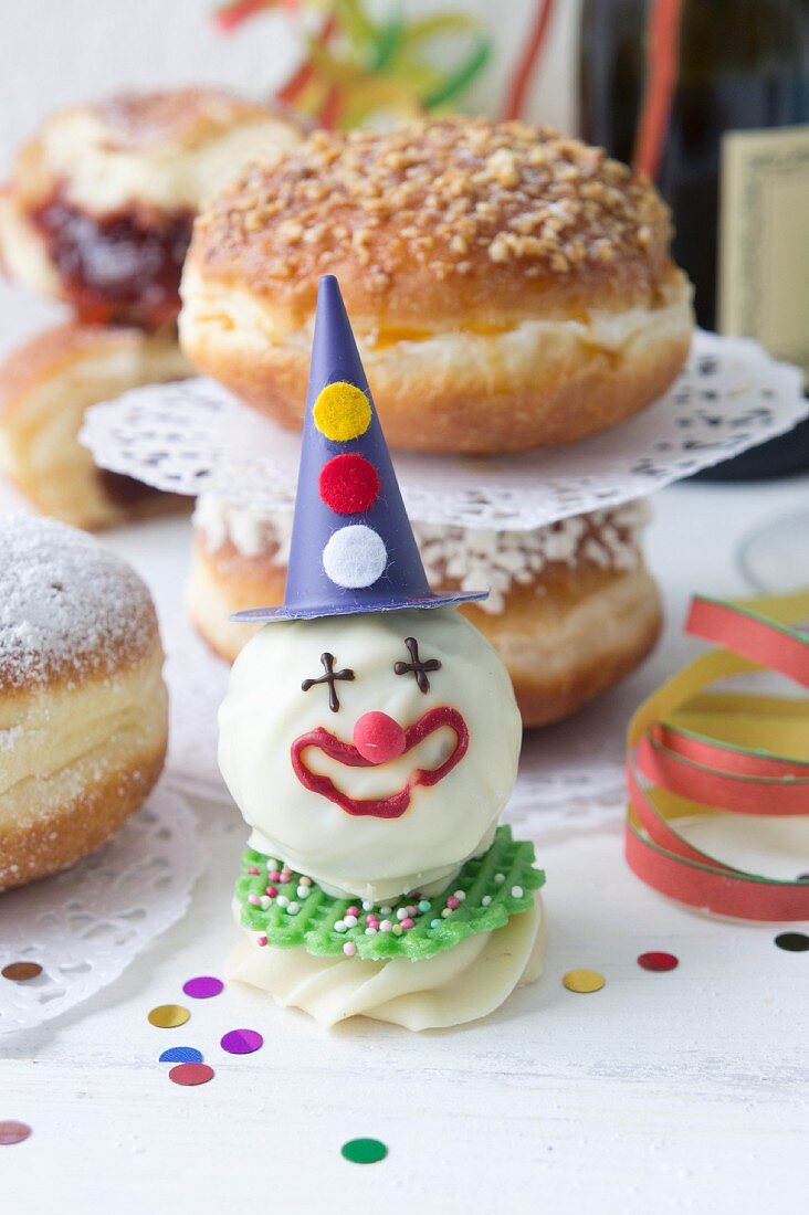 Doughnuts with paper doilies