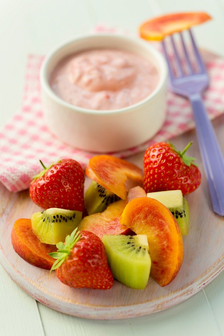Fruit chunks with a strawberry dip