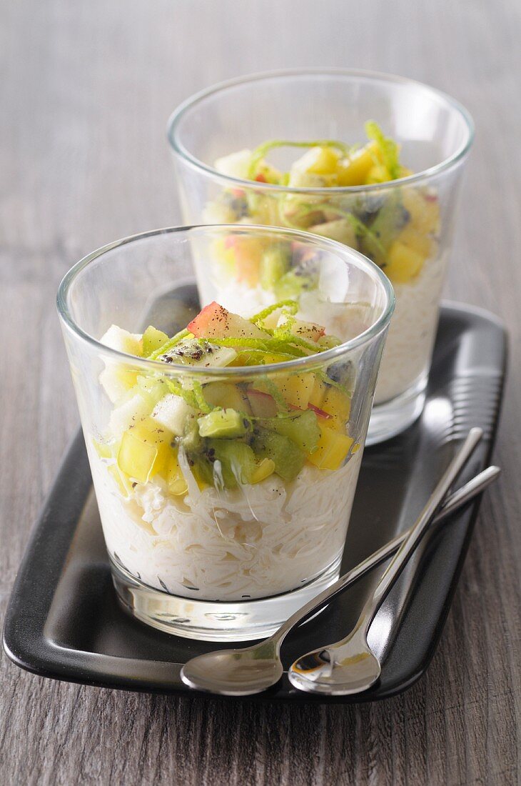 Coconut rice pudding with exotic fruit