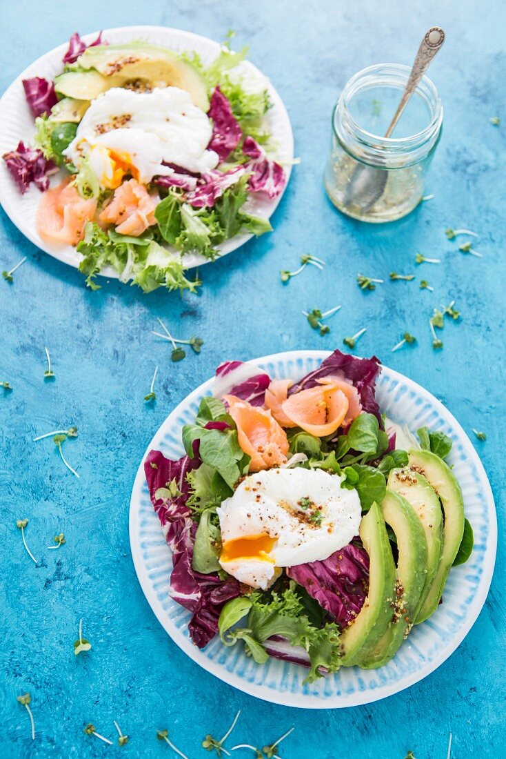 Mixed leaf salad with avocado, poached egg and smoked salmon