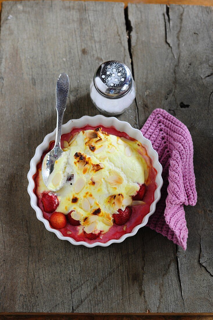 Strawberry gratin (seen from above)