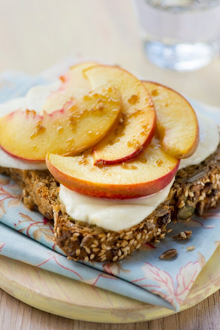 Cheese on toast with peaches